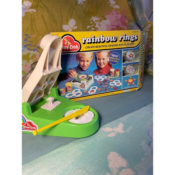 Play-Doh Rainbow Rings Extruder Toy - 1981 COMPLETE - Picture 10 of 11
